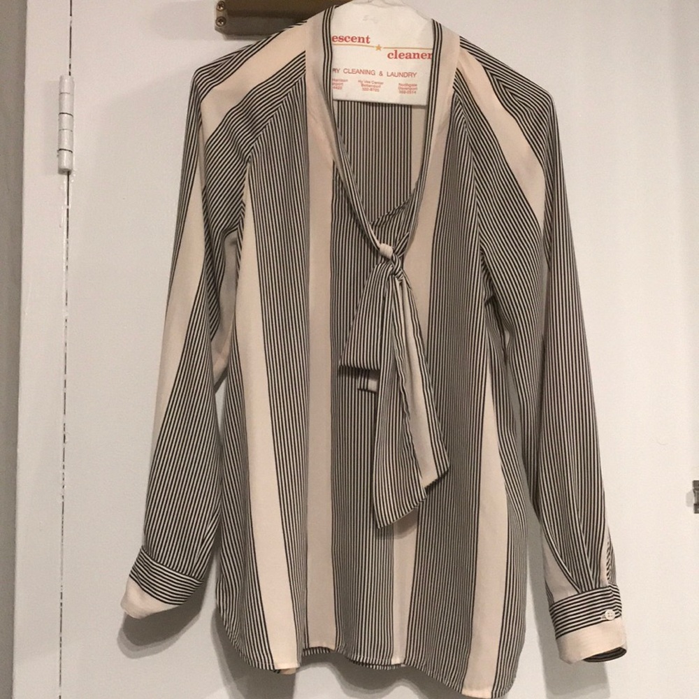 SUPER CUTE black and cream blouse